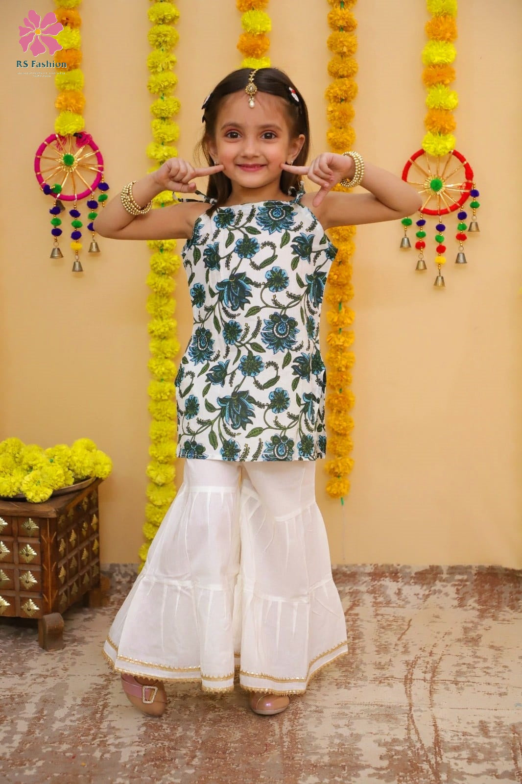 sleeveless kurti sharara (pack of 7 pics) in wholesale